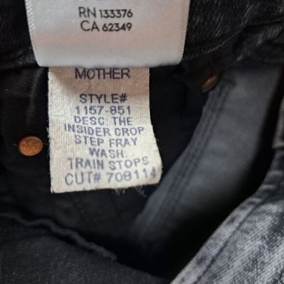 Revolve Mother The Insider Crop Step Fray in Train Stops - Picture 11 of 11